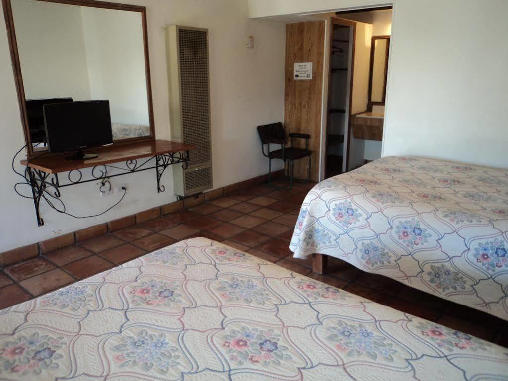 Hotel Cascada Inn Creel Zewnętrze zdjęcie