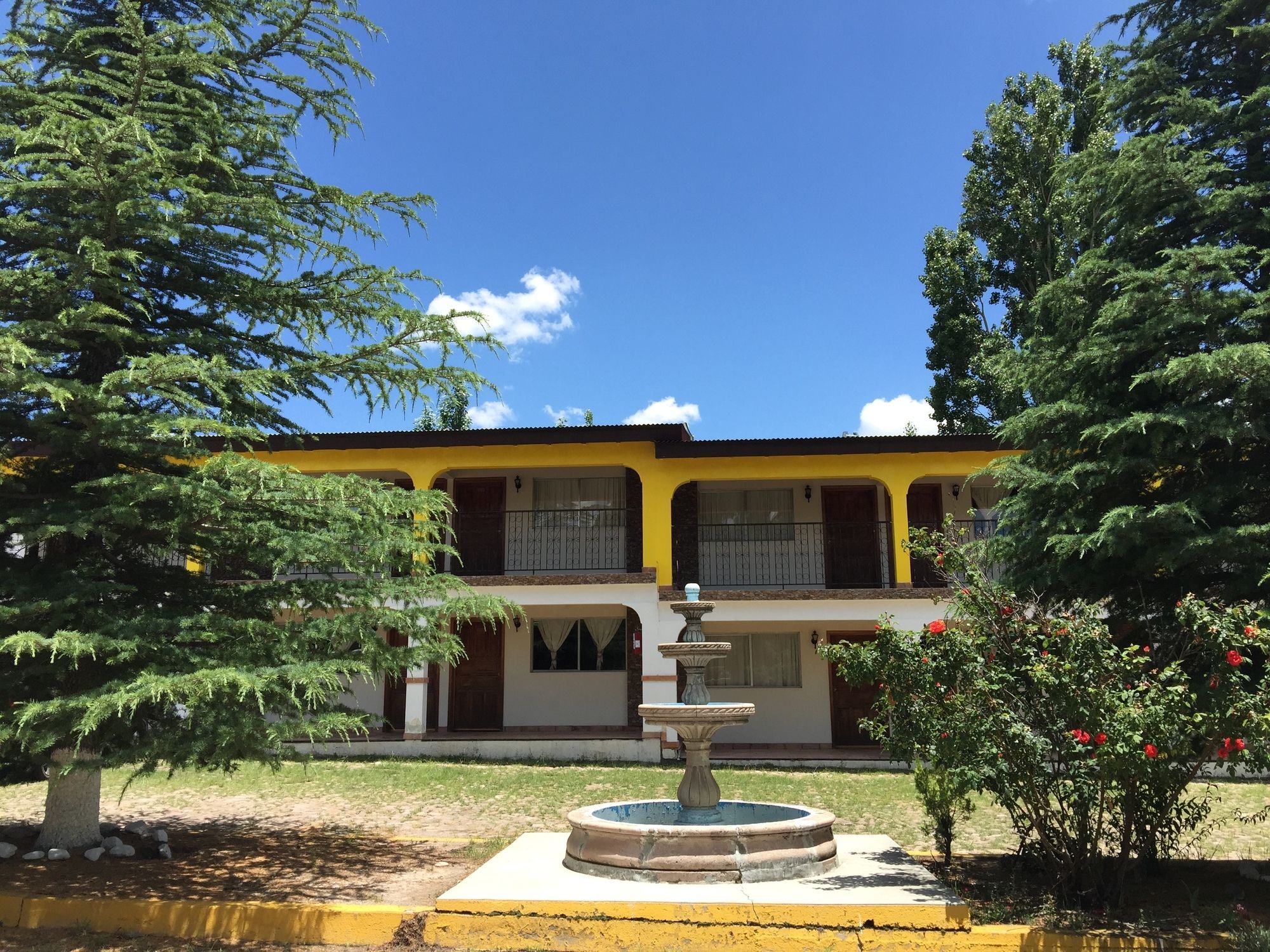 Hotel Cascada Inn Creel Zewnętrze zdjęcie